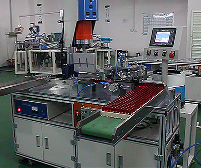 自動排料送料+超聲波焊接